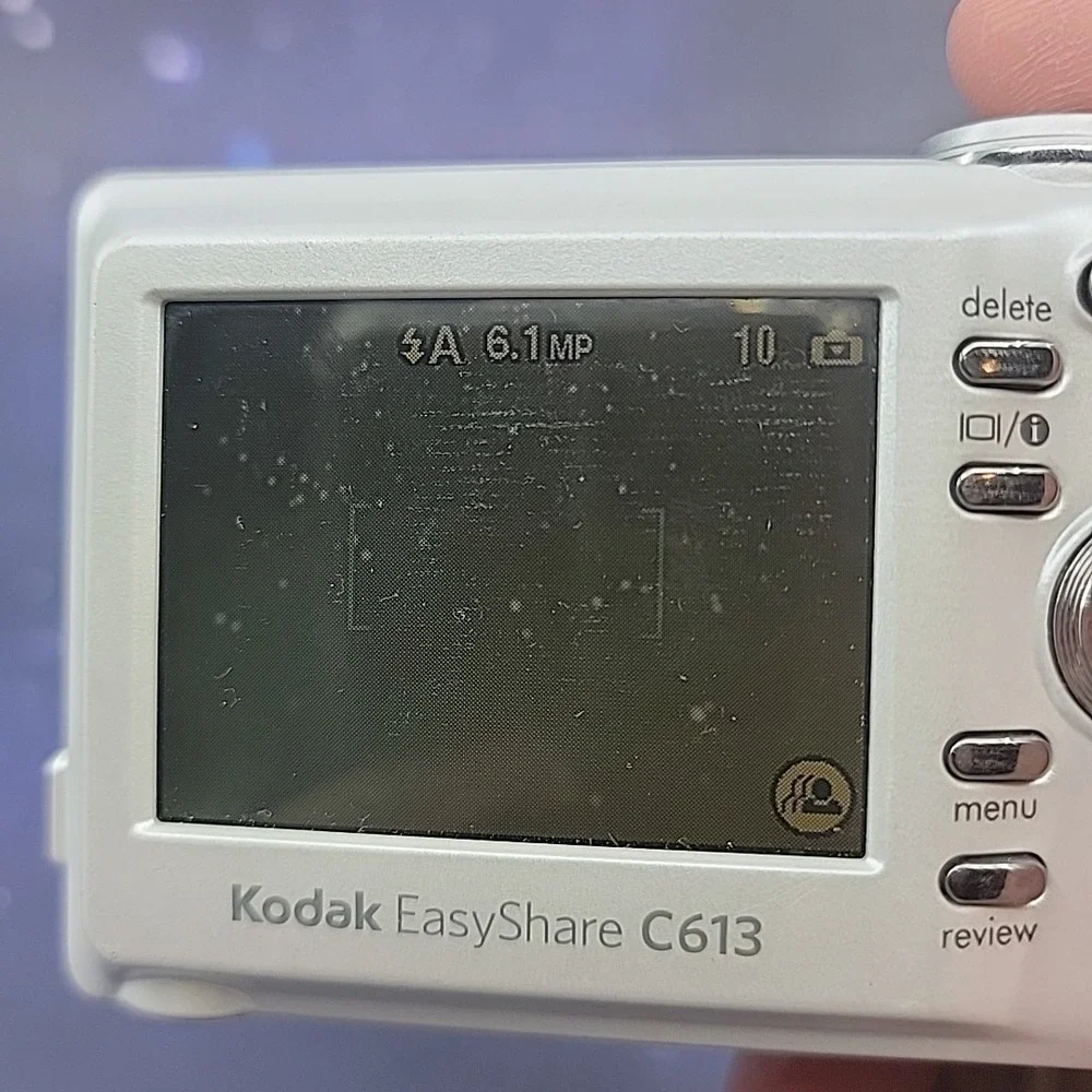 Kodak EasyShare C613 White Silver Digital Camera 3X Zoom 6.2MP TESTED W/ ISSUES